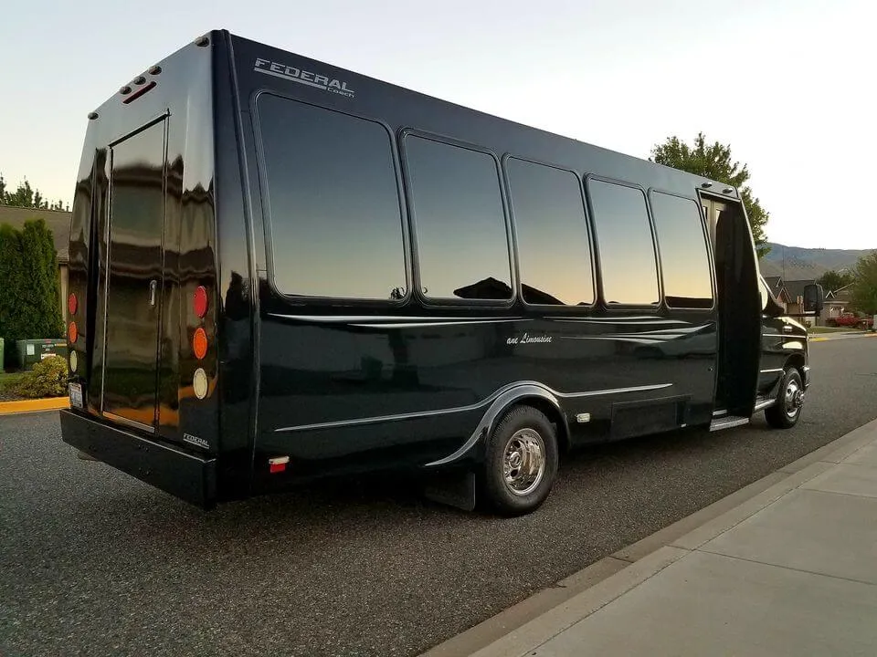 Expert Tips on How to Book The Best Party Bus Shuttle